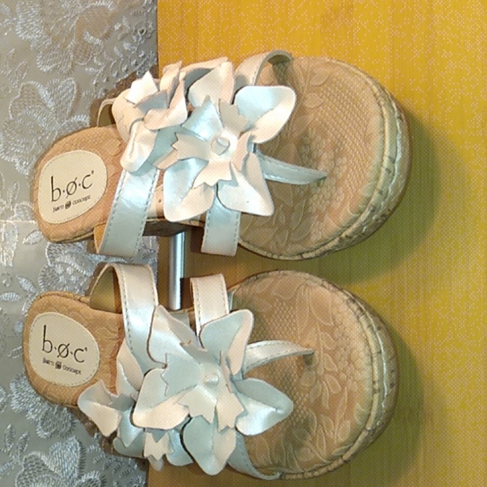BORN b.o.c Concept Jamaica Slides White/Clay Cork Wedge Thong  Sandals size 8 M